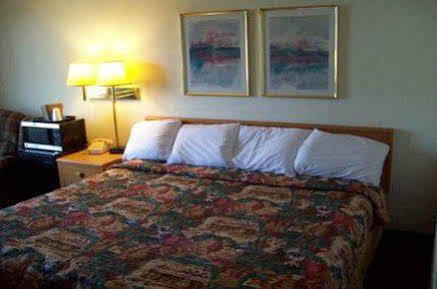 Super 8 By Wyndham North Sioux